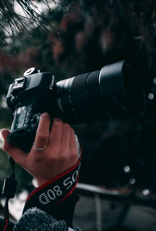  Canon EOS Rebel T8i 
